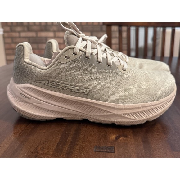 Altra Shoes - Altra Experience Flow 3 Womens size 8 Beige Pink Athletic Running Shoes